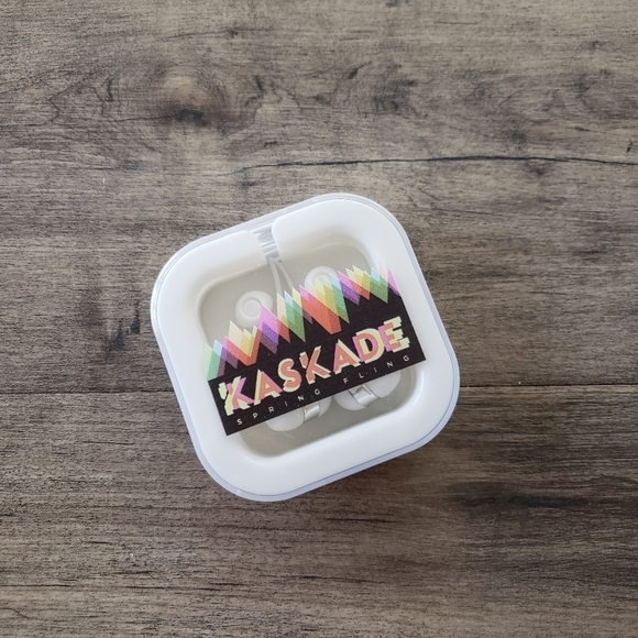 Kaskade White Spring Fling Headphones NEW - Picture 1 of 7